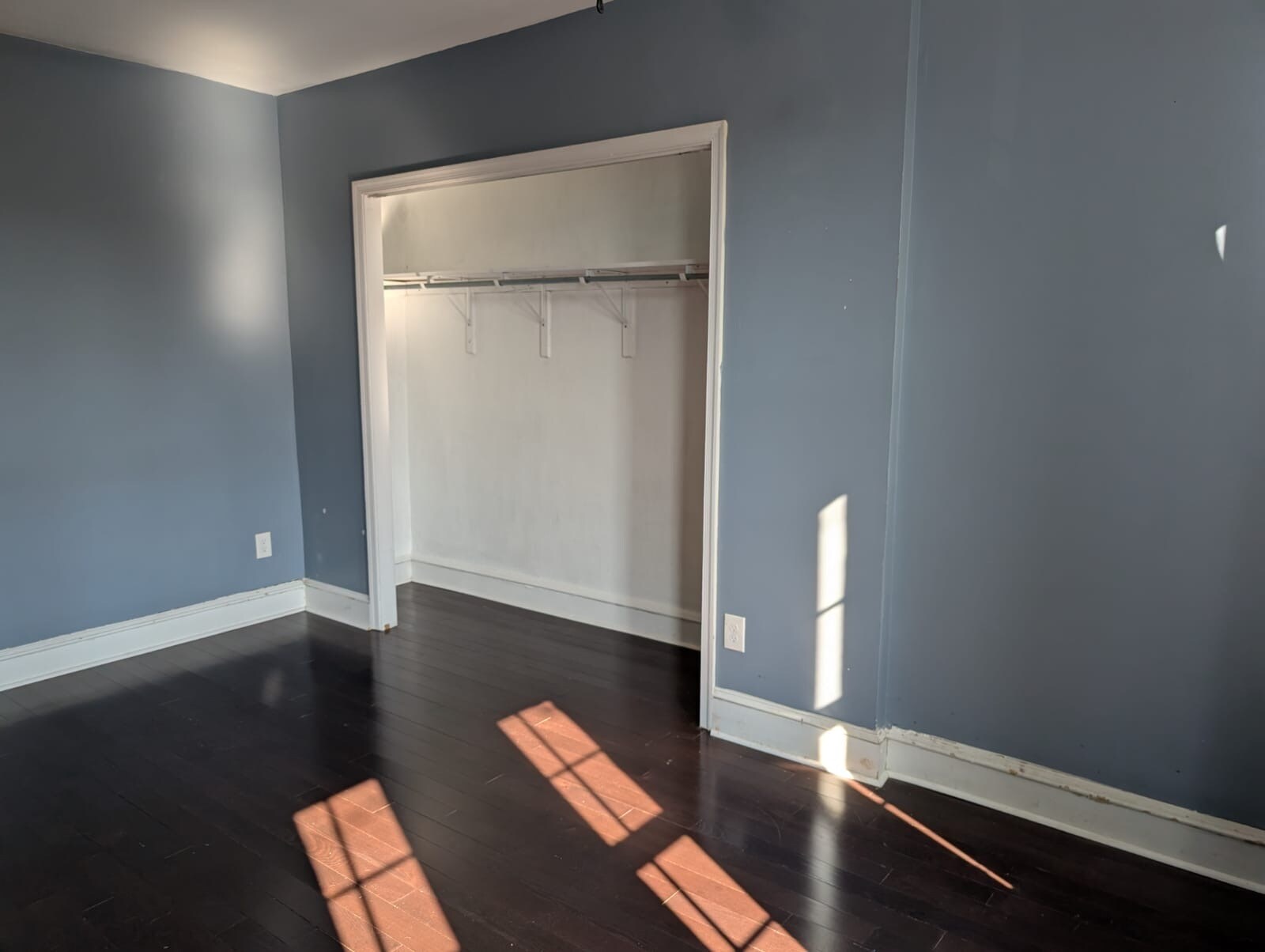 Large closet - 4013 Dexter St