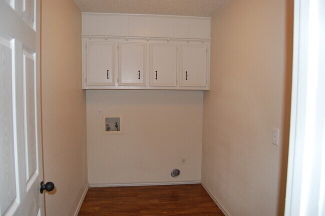 Building Photo - Three Bedroom in Southwest Lubbock - Great Location!