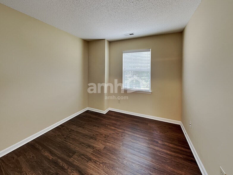 Building Photo - 1516 Gordon Walters Dr