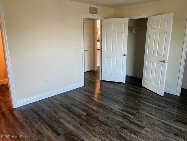 Building Photo - 9029 S Indio Cir