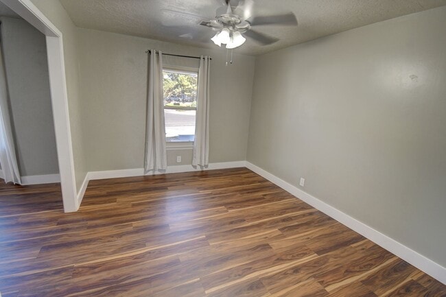 Building Photo - Beautiful Estate in the Heart of the NE Heights