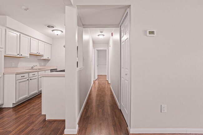 Building Photo - 44417 Savery Dr