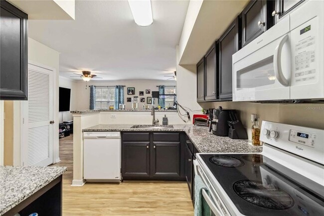 Building Photo - 1000 Villagio Cir