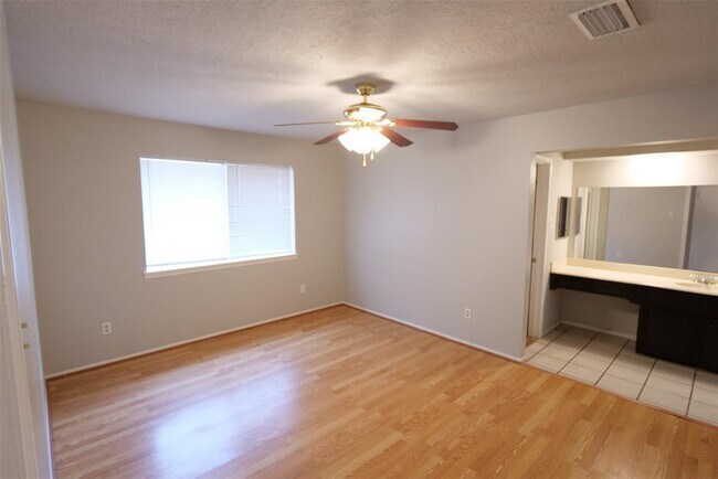 Building Photo - 13314 Ensley Wood Dr