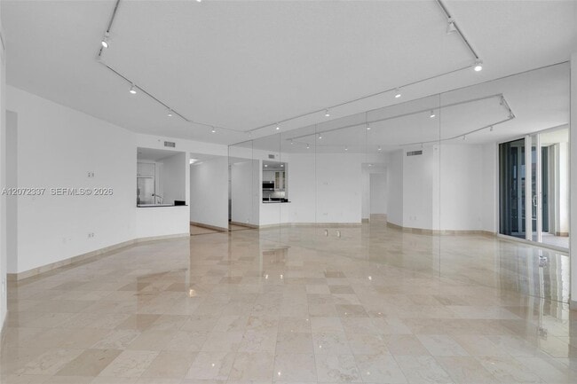 Building Photo - 715 Crandon Blvd