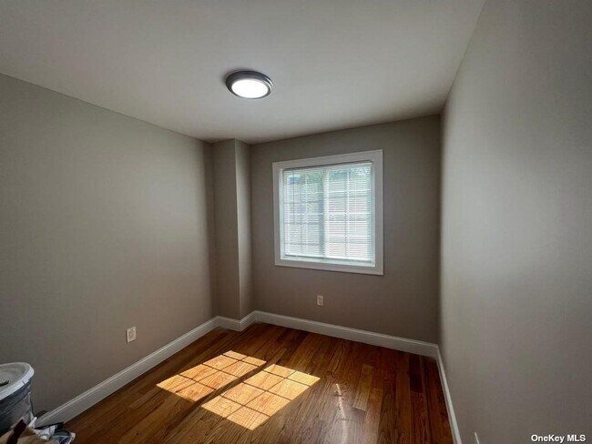 Building Photo - 14-34-34 Dunbar St