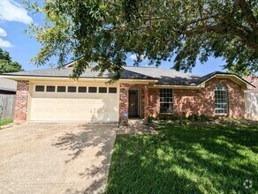 Building Photo - Move-in Ready 3 bed/ 2 bath home in South ...