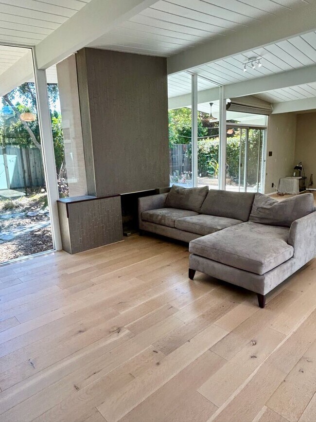 Building Photo - Updated Willow Glen Eichler