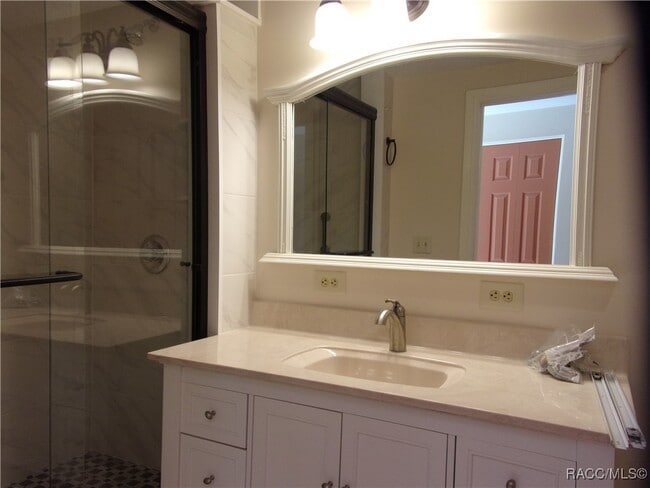 Building Photo - 215 N Wheeler Ave