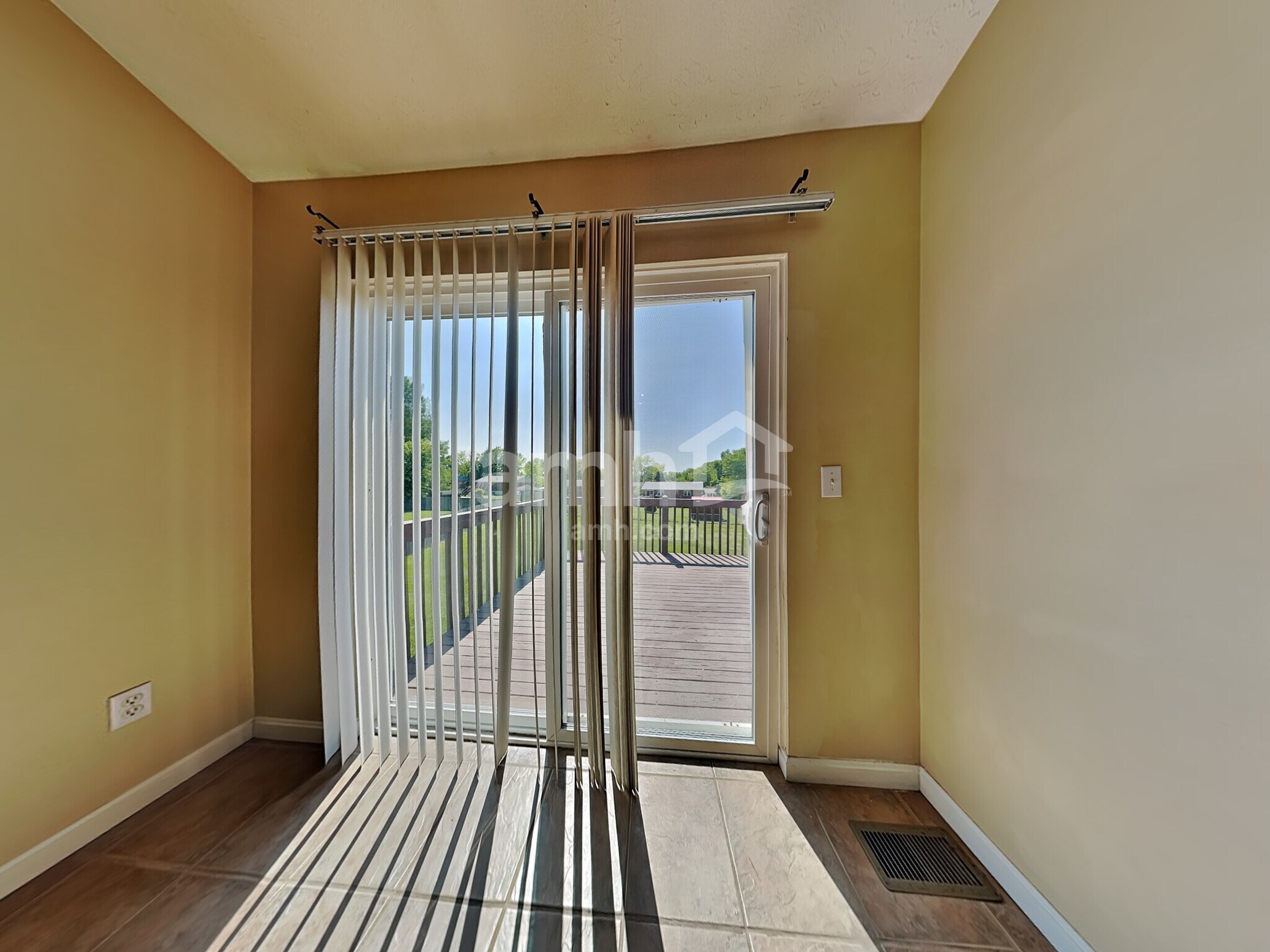 Building Photo - 2565 Chateaugay Ct