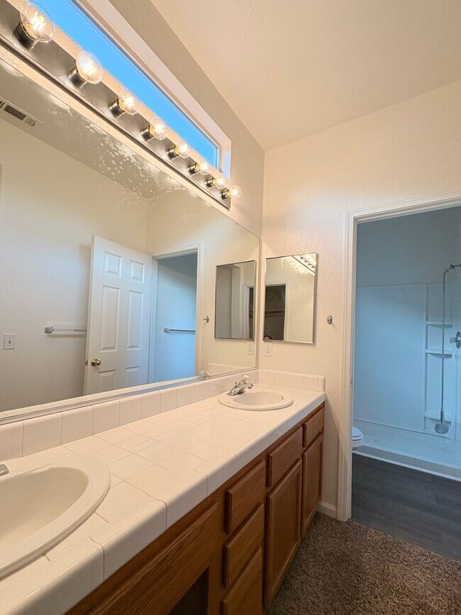 Building Photo - 1817 Briar Brook Ct
