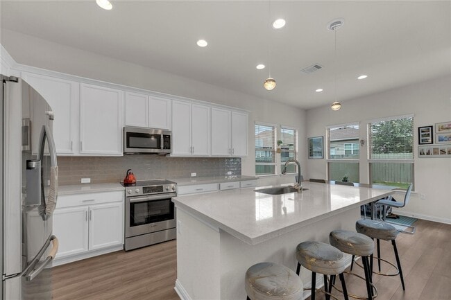 Building Photo - 10024 Dalliance Ln