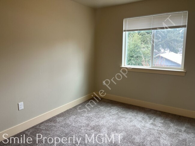 Building Photo - single house