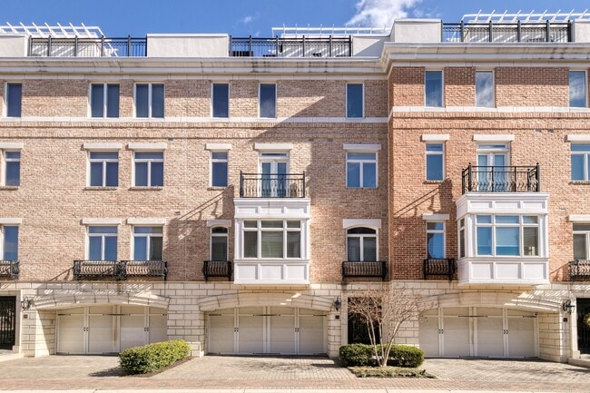 Building Photo - 903 Valencia Ct