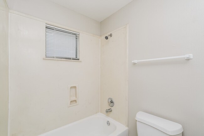 Building Photo - 2920 La Estancia Ln