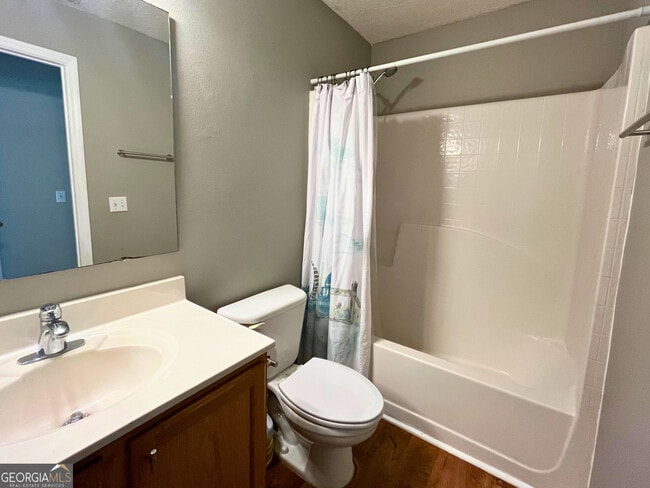 Building Photo - 230 Pine Bluff Dr