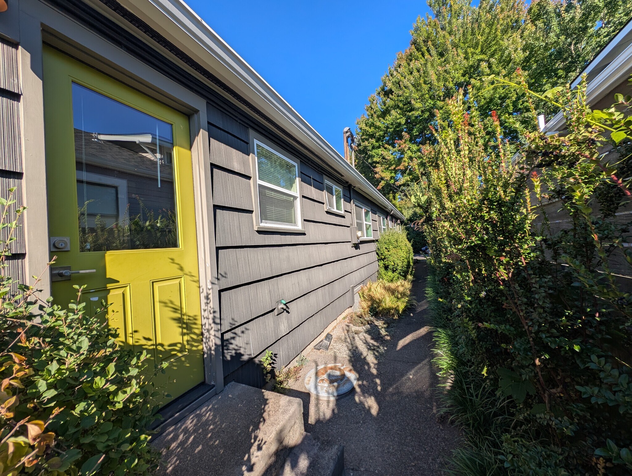 Building Photo - 2815 SE 27th Ave