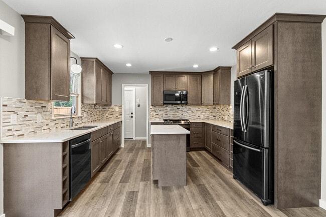 Building Photo - N58W18330 Juniper Ln