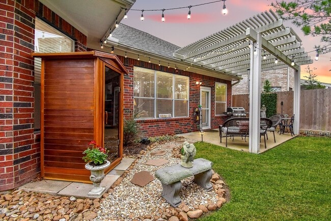 Building Photo - 1446 Sherwood Park Cir