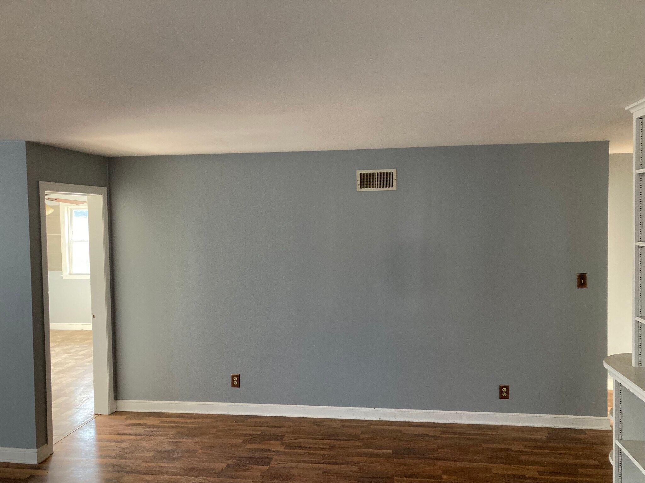 Building Photo - 4631 W Midland Dr