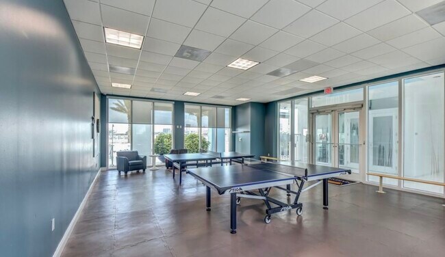 Building Photo - 241 Riverside Dr