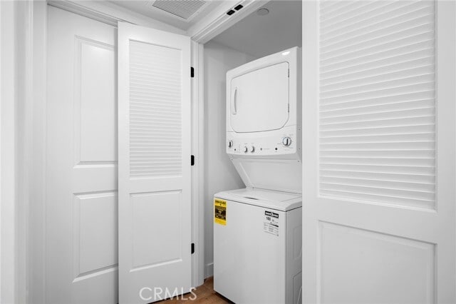 Building Photo - 10657 Moorpark St