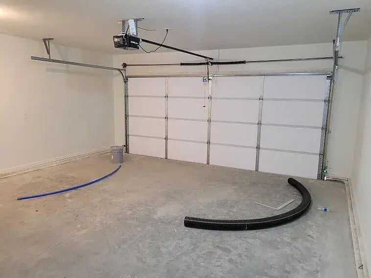 Building Photo - 321 Dogwood Pl