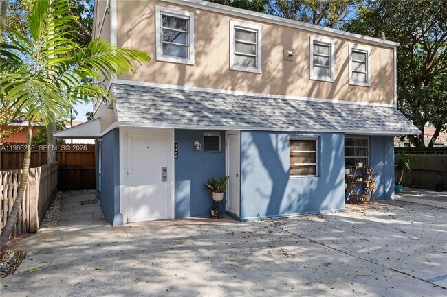 Building Photo - 1408 SW 19th Ter