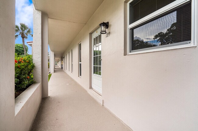 Building Photo - 250 NE 20th St