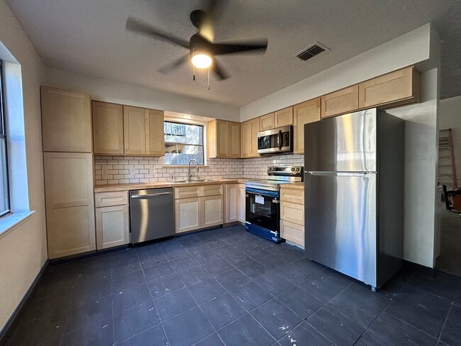 Building Photo - 194 Timber Mill St