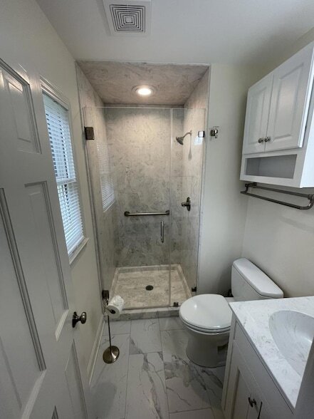 Building Photo - 717 Glen Eden Dr
