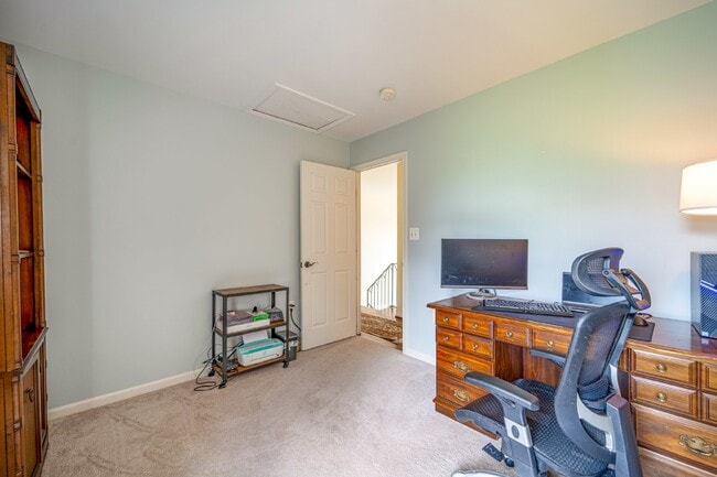 Building Photo - Stunningly Updated Home in Evergreen Meado...