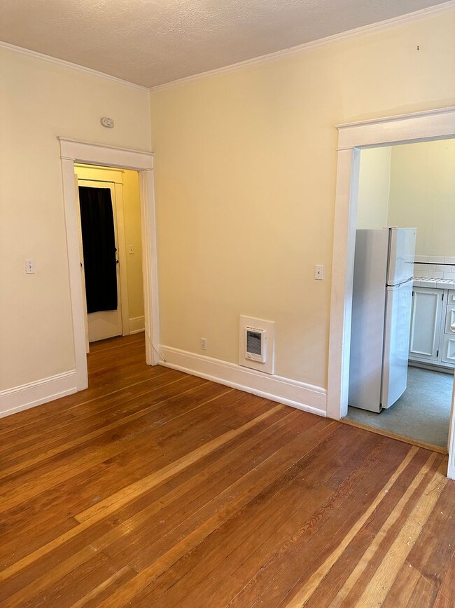 Building Photo - City of Portland Condo Studio, Great Location!