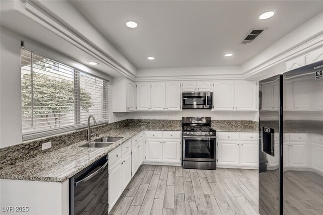 Building Photo - 1601 Vespertina Ct