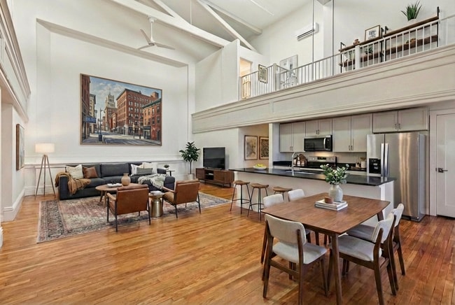 Building Photo - 129 Main St