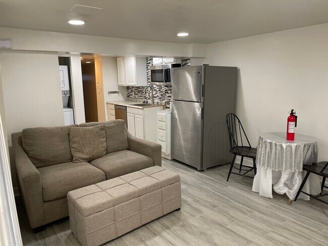 Building Photo - 5446 C St SE