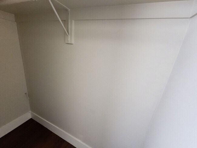 Building Photo - Beautiful Bella Vita 1 Bedroom/1 Bath unit.