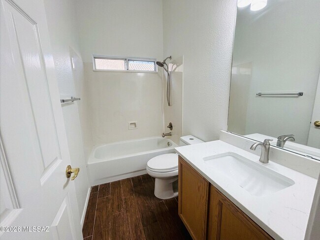 Building Photo - 12490 N Wayfarer Way