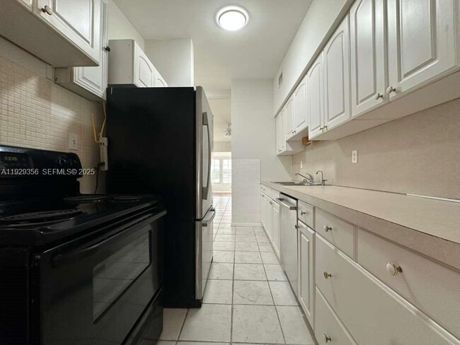 Building Photo - 1790 NE 18th St