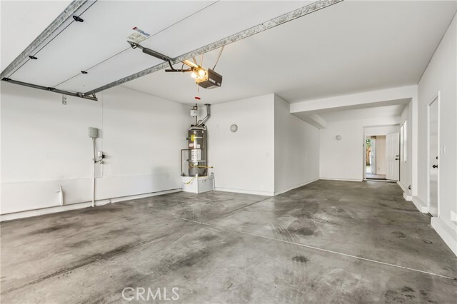 Building Photo - 6 Sutton