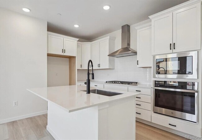 Building Photo - 1243 Rhett Dr