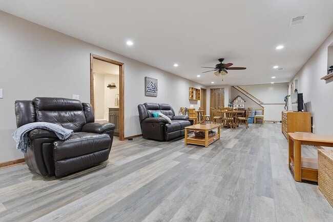 Building Photo - 9208 Nashville Ave