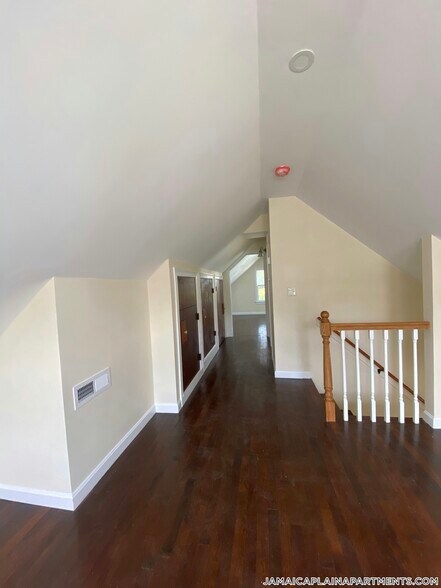 Building Photo - 18 Haverford St