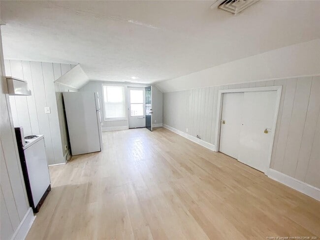 Building Photo - 209 W 16th St