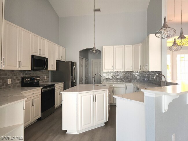 Building Photo - 3129 SW 26th Pl