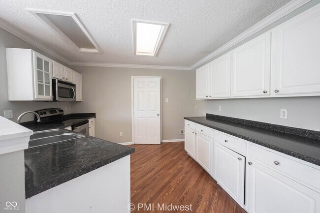 Building Photo - 7623 Hollow Reed Ct