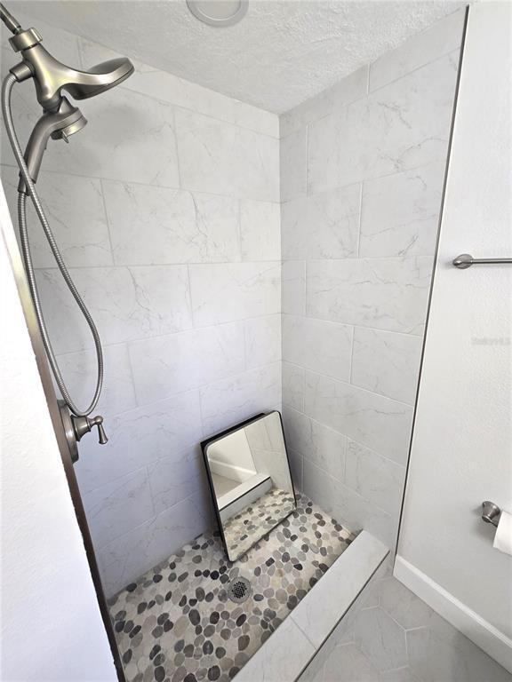 Building Photo - 5702 Carissa St