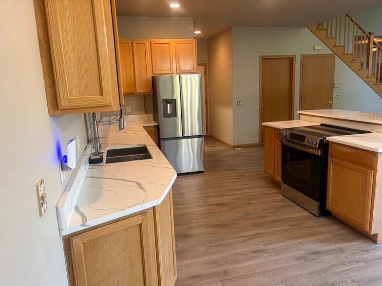 Kitchen side - 207 Llanos St
