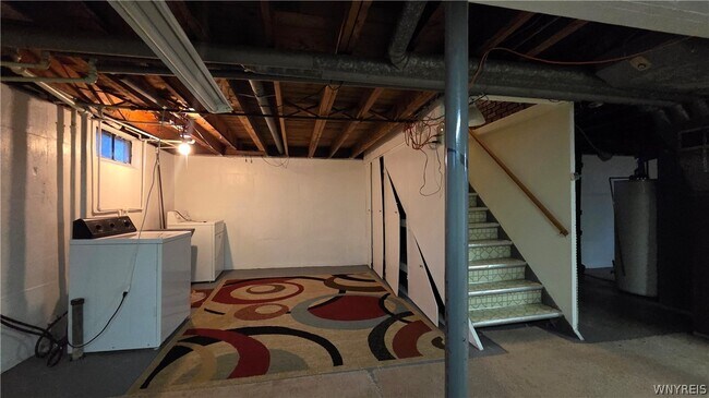 Building Photo - 419 Cherokee Dr