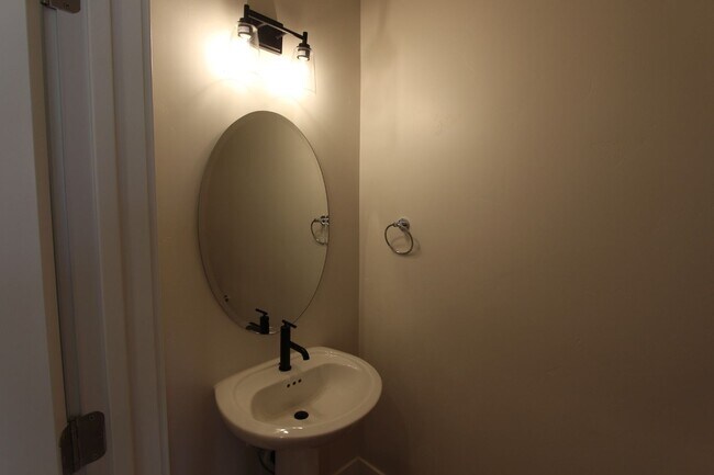 Building Photo - Brand New - Never Lived In!  (Location, Location Location)